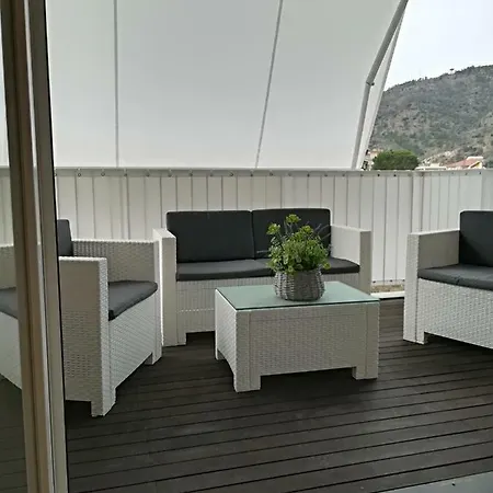 Elegante Monolocale Con Terrazzo A Due Passi Dal Mare *